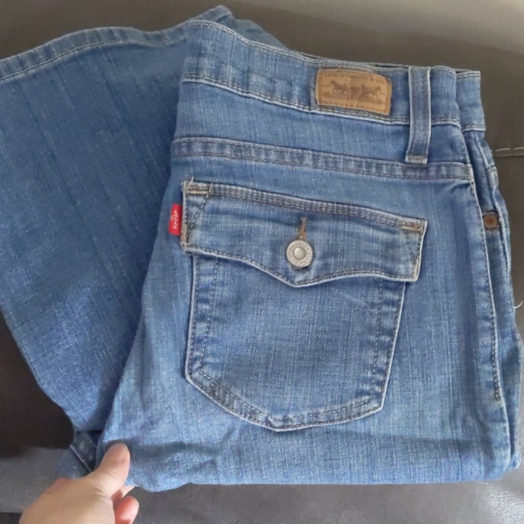 Levi's Jeans - Picture 1 of 6